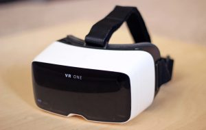 Zeiss VR One M01